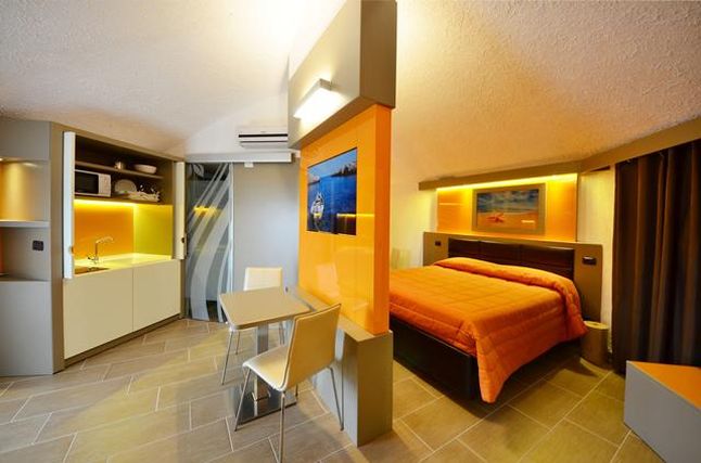 Hotel: Calanica 2