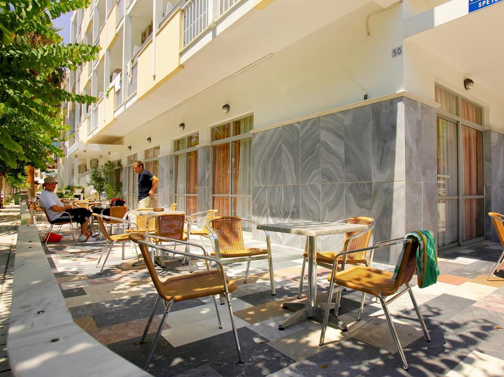 Paritsa Hotel 12