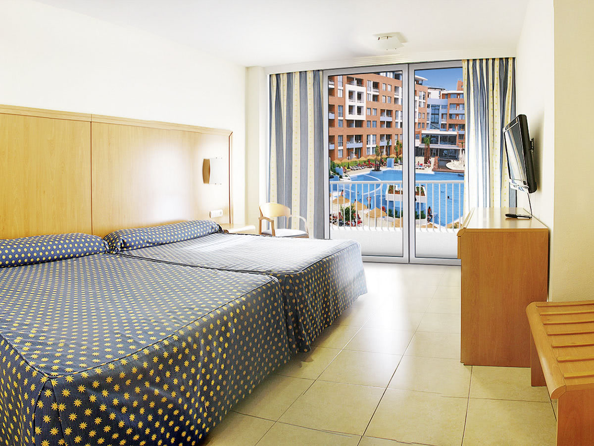 Neptuno Aparthotel 6