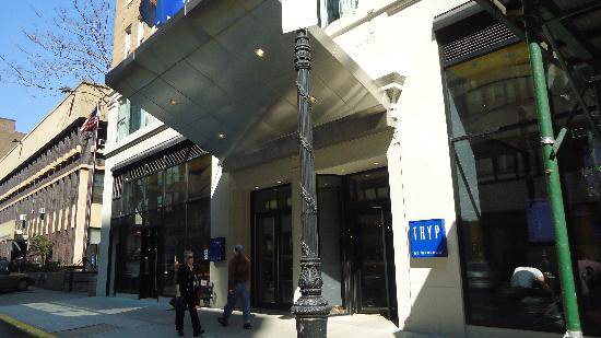 Tryp Times Square South 3