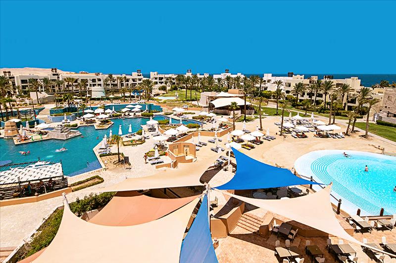 Crowne Plaza Sahara Oasis 62