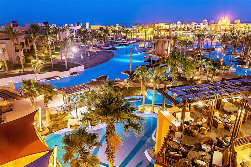 Crowne Plaza Sahara Oasis 70